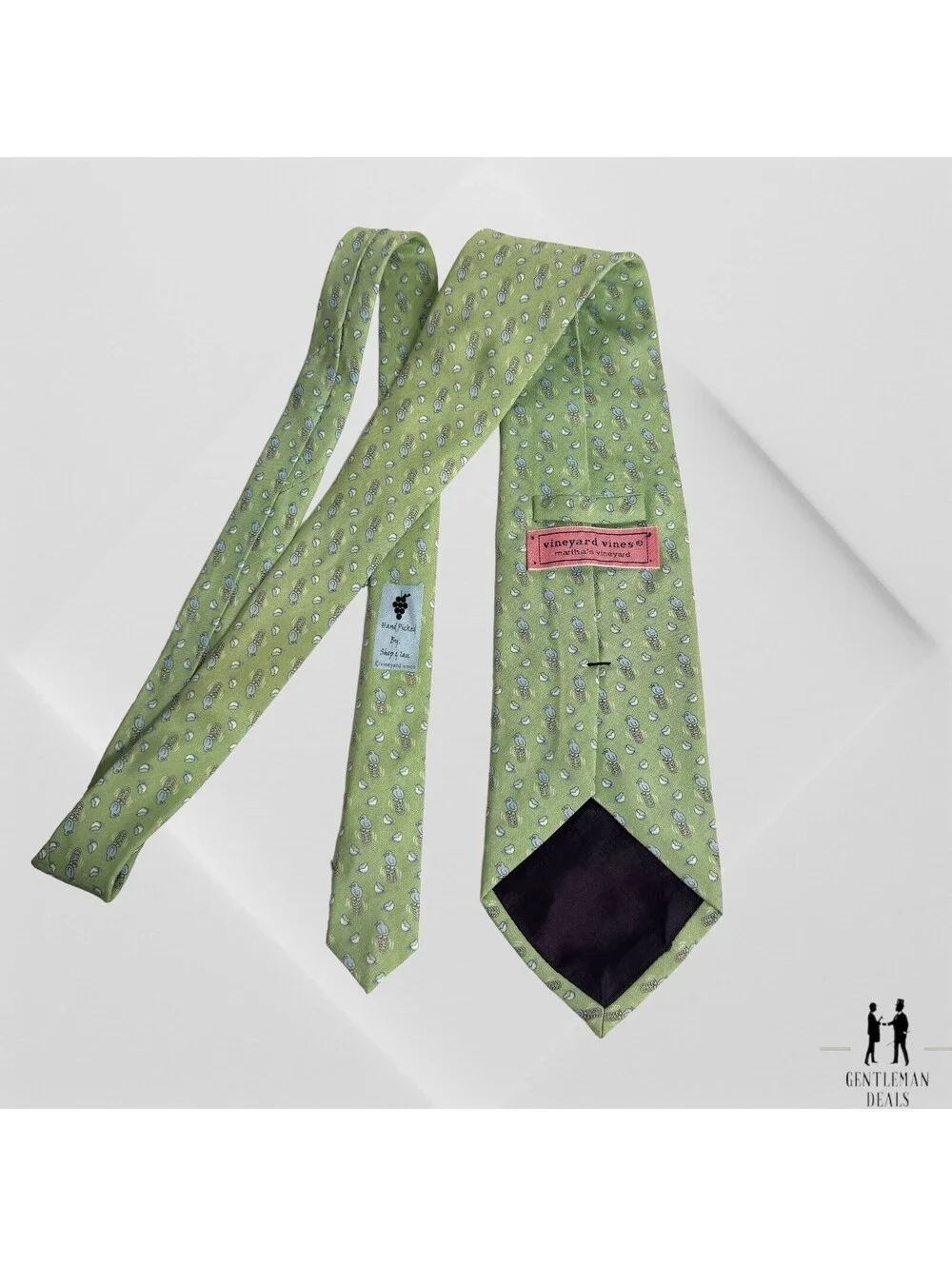 Vineyard Vines grade excellent